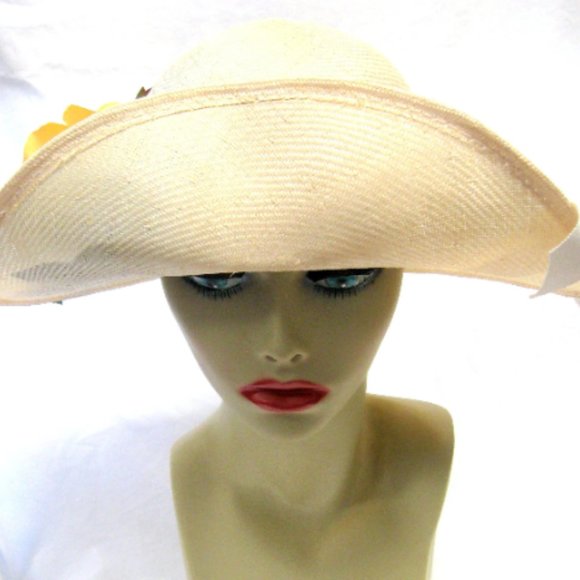 Vintage Beige Straw Hat with Raised Front Brim and Yellow Rose Adornment - Picture 3 of 6